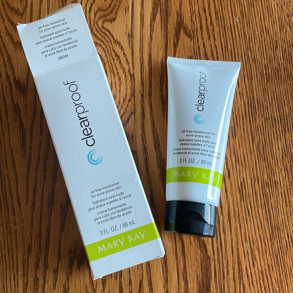 Mary Kay clearproof oil free moisturizer for acne prone skin